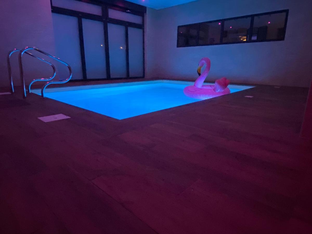 Loft Spa Reims-Fr 250M2 Privatifs, Piscine Interieure Chauffee, Spa Et Parking מראה חיצוני תמונה